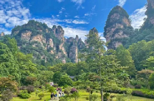 [부산][노팁/노옵션/노쇼핑/5성호텔] 장가계직항4일 부용진/원가계/공중정원/매력상서쇼 DAY 2 여행 사진