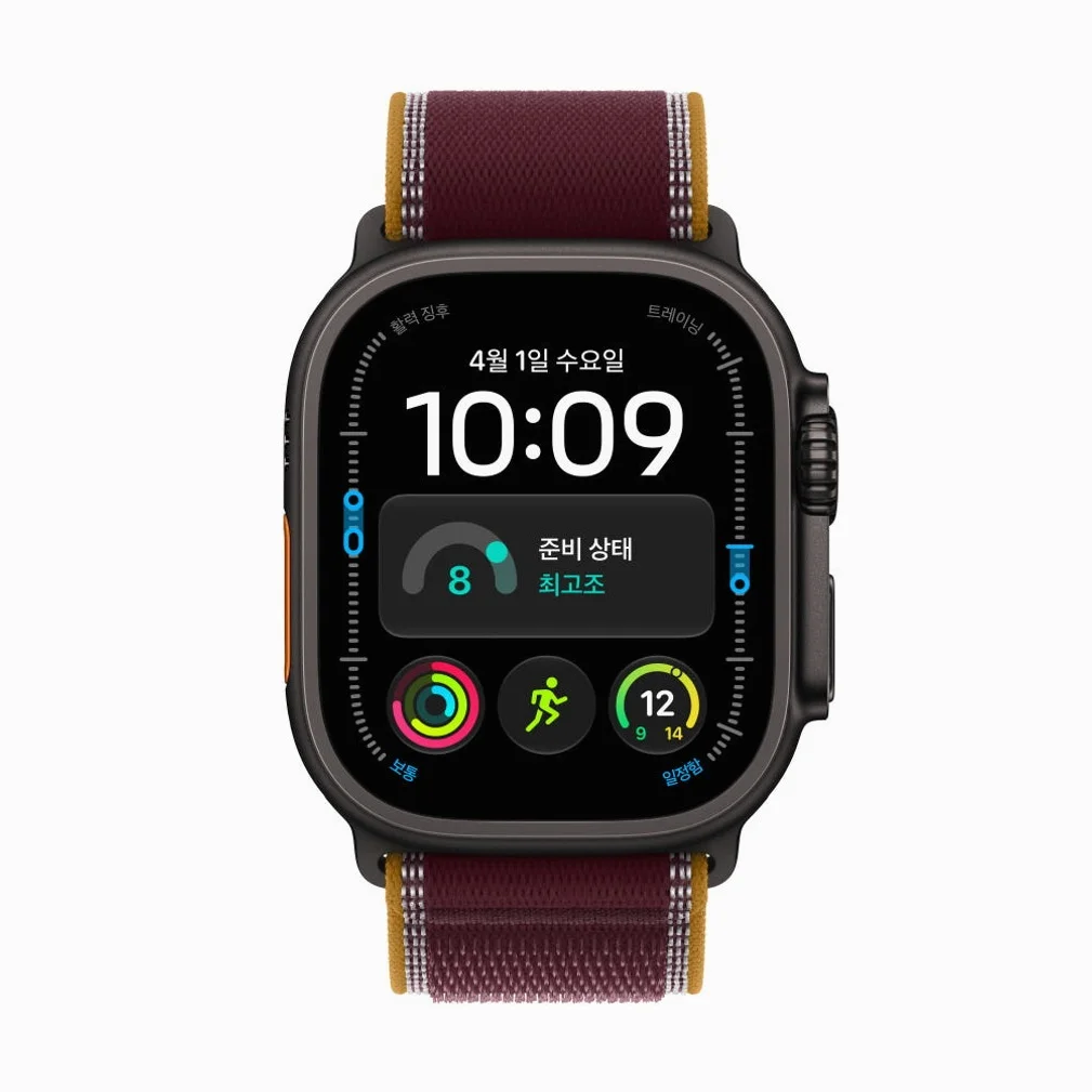 (2차 예약) 애플워치 울트라 4 셀룰러 블랙 티타늄, 49mm, 버건디 트레일 루프(S/M) 상세 이미지 1